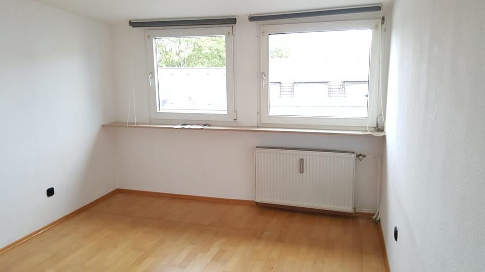Dachgeschoßwohnung Essen Stadtbezirk III - 2 Zimmer, 49 m&sup2;, 409&euro; | Angebot:26044669