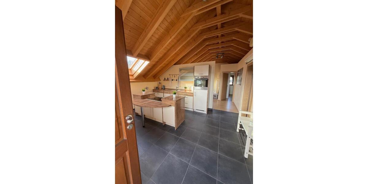 Dachgeschoßwohnung Mülheim an der Ruhr - 2.5 Zimmer, 75 m&sup2;, 750&euro; | Angebot:25430687