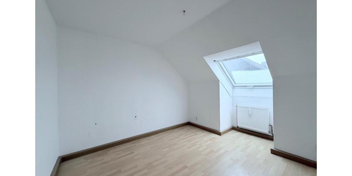 Dachgeschoßwohnung Lünen Brambauer - 3 Zimmer, 64 m&sup2;, 480&euro; | Angebot:26031687