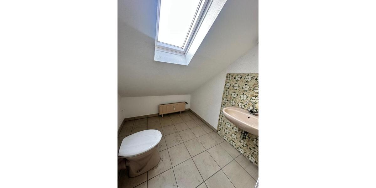 Dachgeschoßwohnung Herne Wanne-Bickern - 2 Zimmer, 75 m&sup2;, 450&euro; | Angebot:26001800