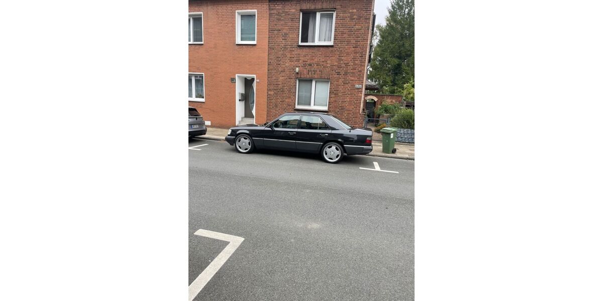 Mercedes-Benz E 300 247.000 km 17.990 &euro; Oberhausen 46149