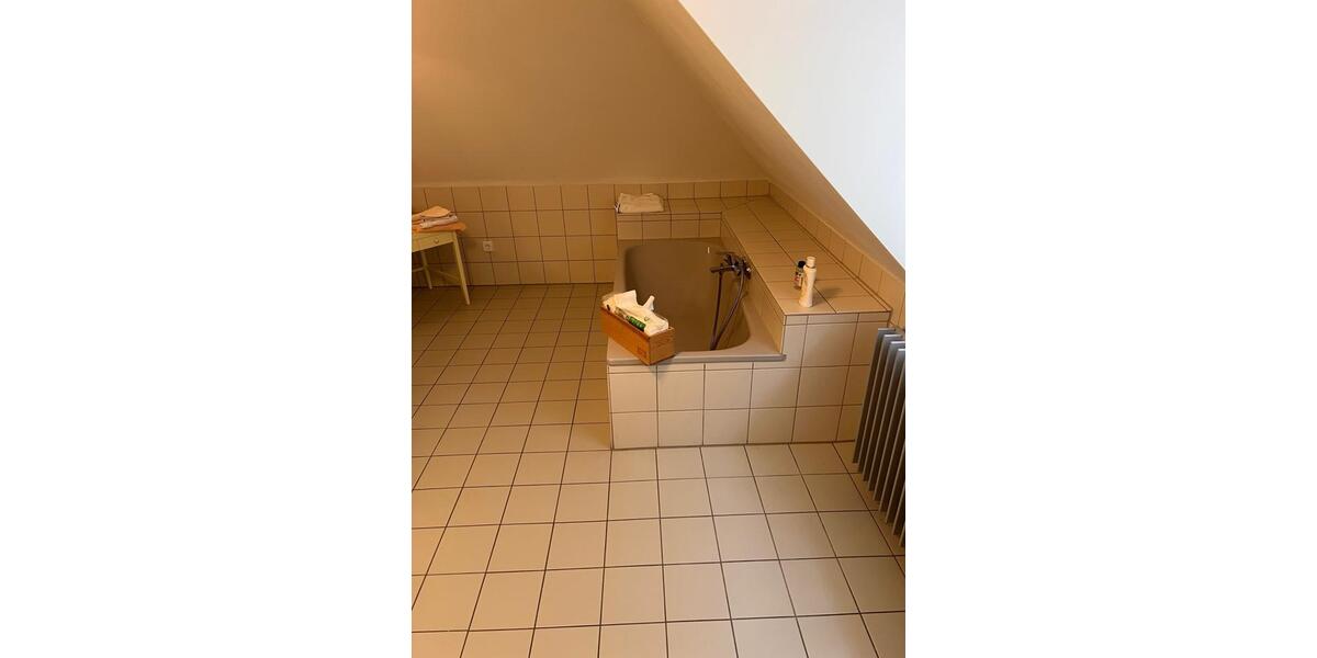 Dachgeschoßwohnung Gelsenkirchen Resse - 4 Zimmer, 138 m&sup2;, 1.090&euro; | Angebot:26536696