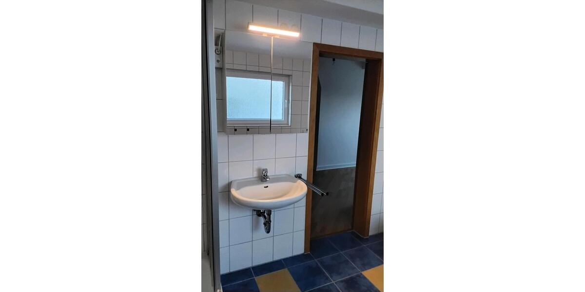 Dachgeschoßwohnung Essen Stadtbezirk II - 2.5 Zimmer, 67 m&sup2;, 800&euro; | Angebot:25841713