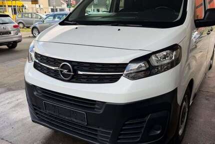 Opel Vivaro 124.000 km 15.990 &euro; Mülheim Ruhr 45475