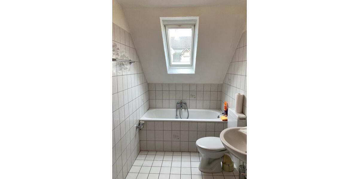 Dachgeschoßwohnung Gelsenkirchen Gelsenkirchen-Mitte - 2.5 Zimmer, 63 m&sup2;, 395&euro; | Angebot:25611924