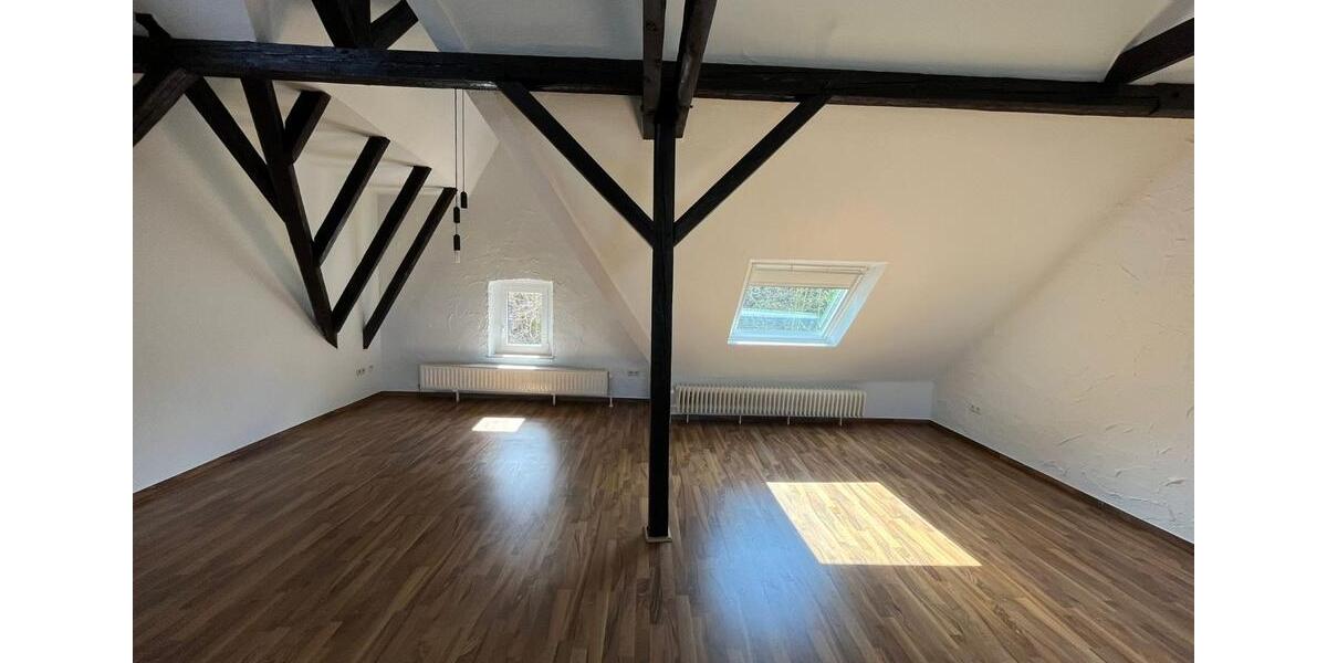 Dachgeschoßwohnung Bochum Höntrop - 4.5 Zimmer, 135 m&sup2;, 945&euro; | Angebot:26034991