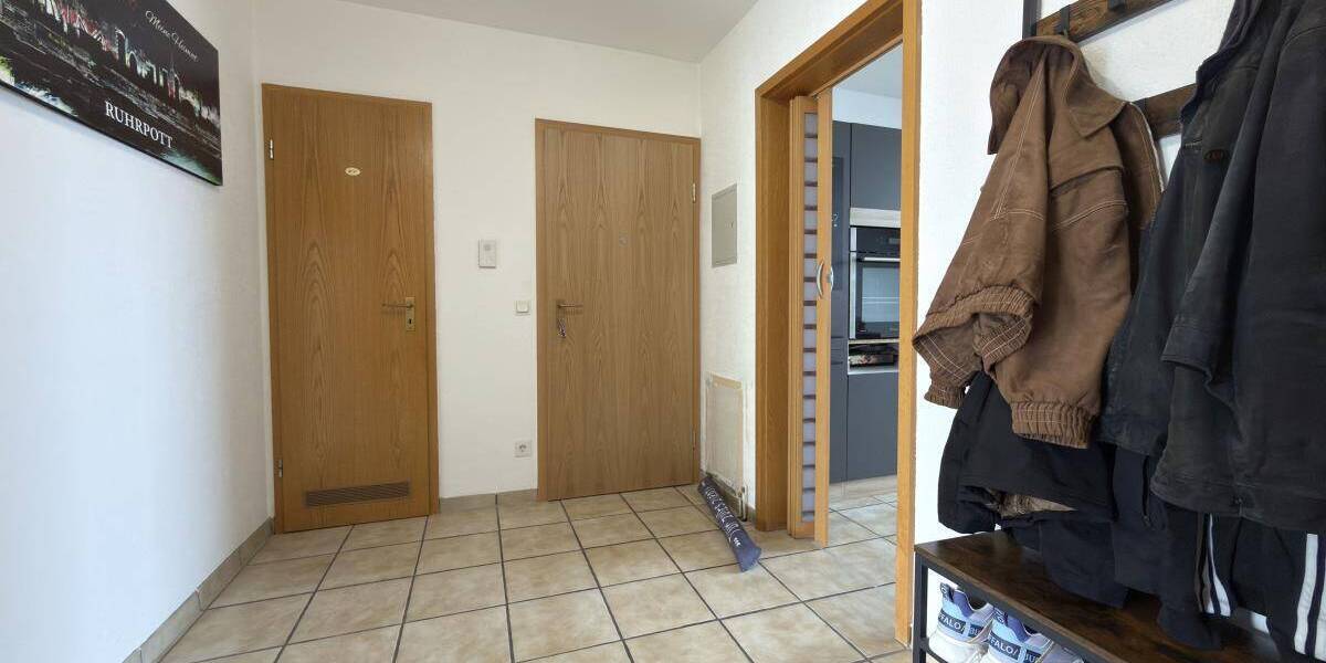 Etagenwohnung Oberhausen Schmachtendorf - 2 Zimmer, 75 m&sup2;, 675&euro; | Angebot:26754009