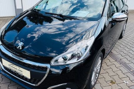 Peugeot 208 104.000 km 4.950 &euro; Mülheim 45481