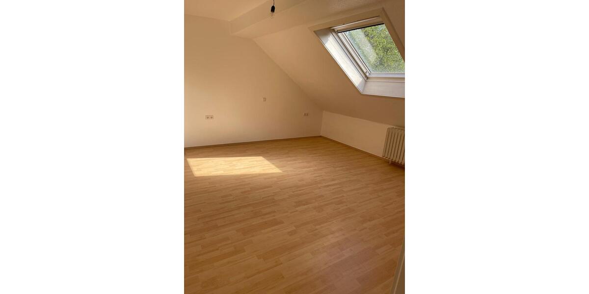 Etagenwohnung Gelsenkirchen Gelsenkirchen-Mitte - 3 Zimmer, 100 m&sup2;, 800&euro; | Angebot:25900423