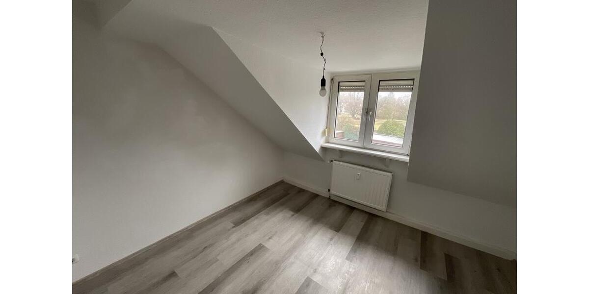 Dachgeschoßwohnung Essen Stadtbezirk IV - 2 Zimmer, 48 m&sup2;, 409&euro; | Angebot:25463389