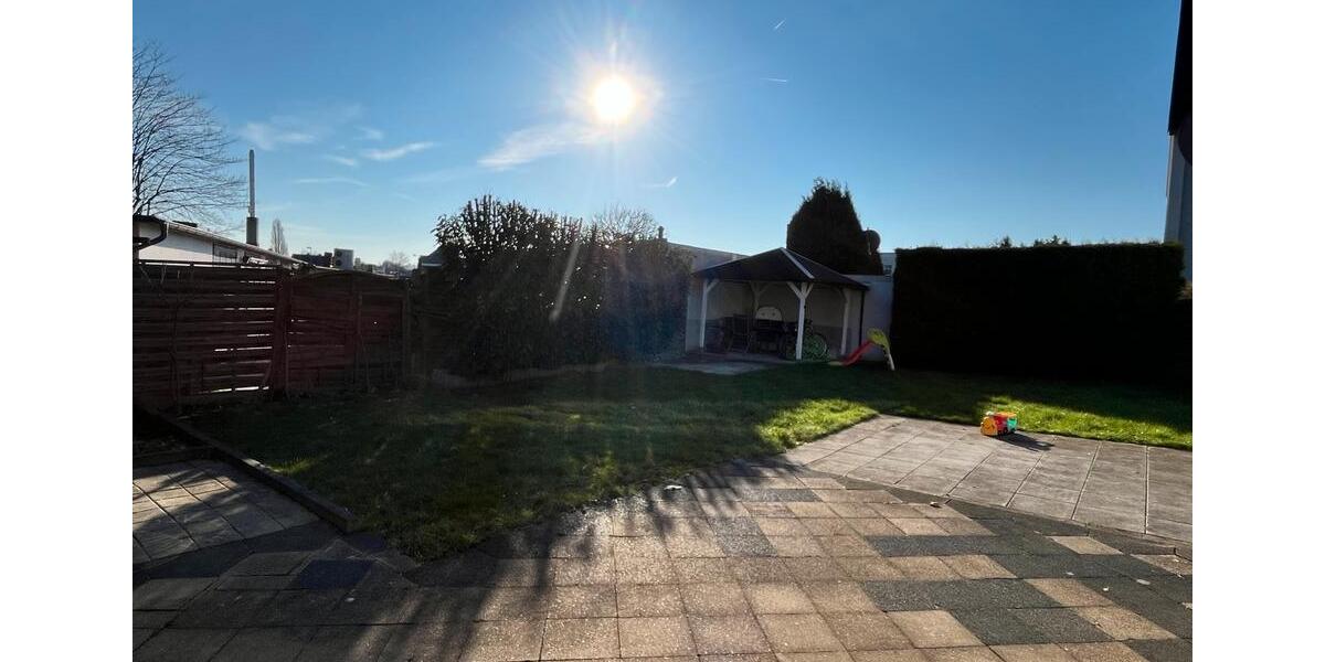 Erdgeschoßwohnung Bochum Höntrop - 3.5 Zimmer, 133 m&sup2;, 1.350&euro; | Angebot:26036349