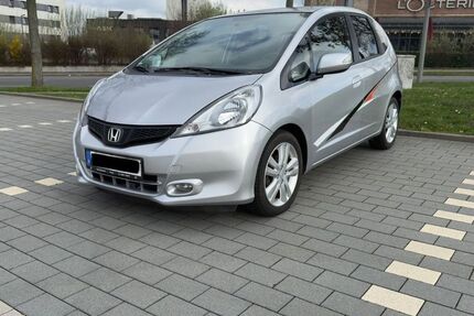 Honda Jazz 111.800 km 7.400 &euro; Oberhausen 46045