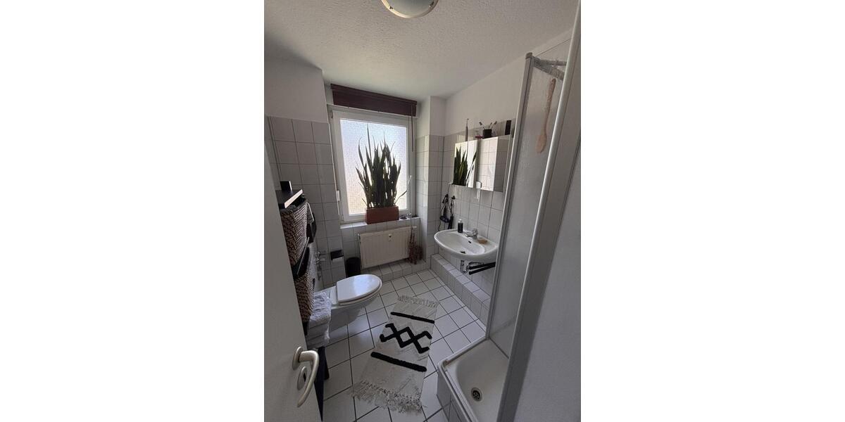 Erdgeschoßwohnung Essen Stadtbezirk III - 2.5 Zimmer, 50 m&sup2;, 454&euro; | Angebot:26389106