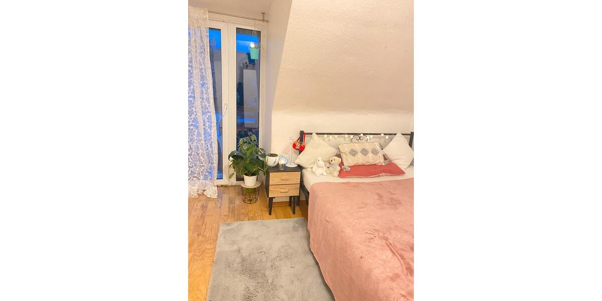 Dachgeschoßwohnung Essen Stadtbezirk III - 2 Zimmer, 49 m&sup2;, 409&euro; | Angebot:26044669