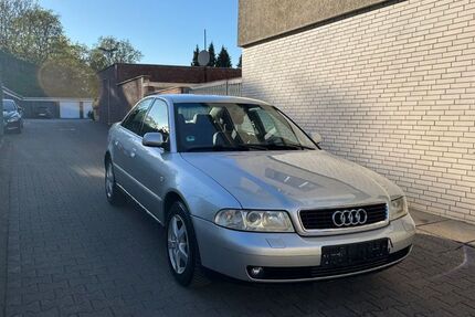 Audi A4 136.000 km 5.000 &euro; Essen 45143
