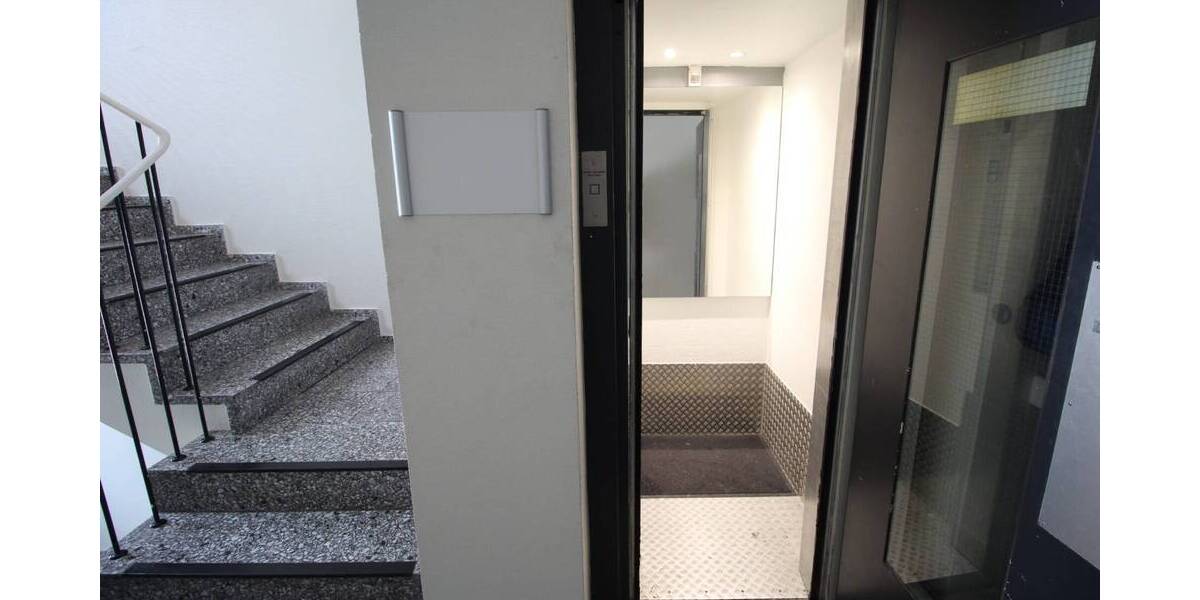 Gewerbeobjekt Essen Stadtkern - 7 Zimmer, 226 m&sup2;, 1.580&euro; | Angebot:25769450