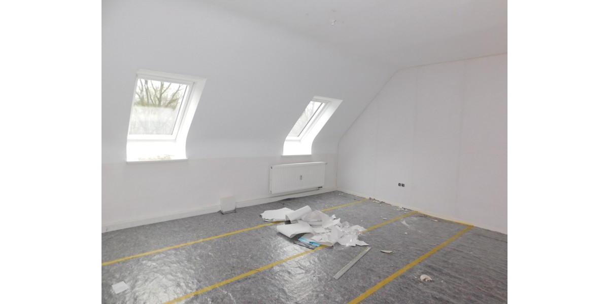 Dachgeschoßwohnung Essen Stadtbezirk III - 2.5 Zimmer, 48 m&sup2;, 451&euro; | Angebot:24249118