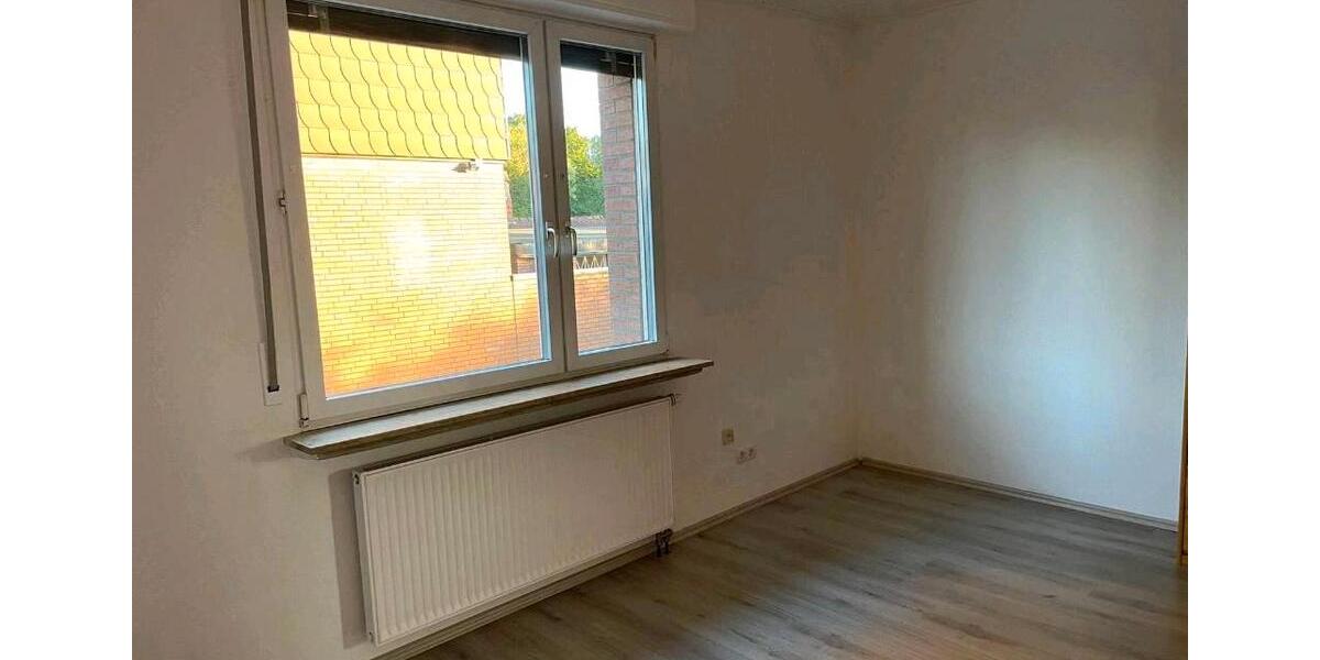 Erdgeschoßwohnung Gelsenkirchen Gelsenkirchen-Nord - 4 Zimmer, 107 m&sup2;, 1.250&euro; | Angebot:26051053