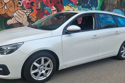 Peugeot 308 237.961 km 4.950 &euro; Essen 45356