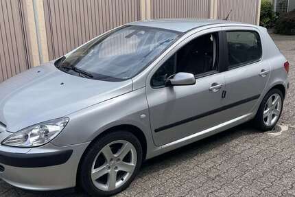 Peugeot 207 219.000 km 1.950 &euro; Bochum 44803