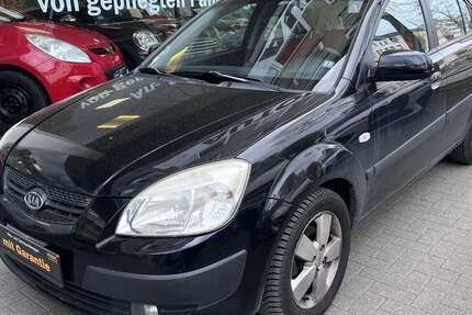 Kia Rio 129.000 km 3.980 &euro; Recklinghausen 45657