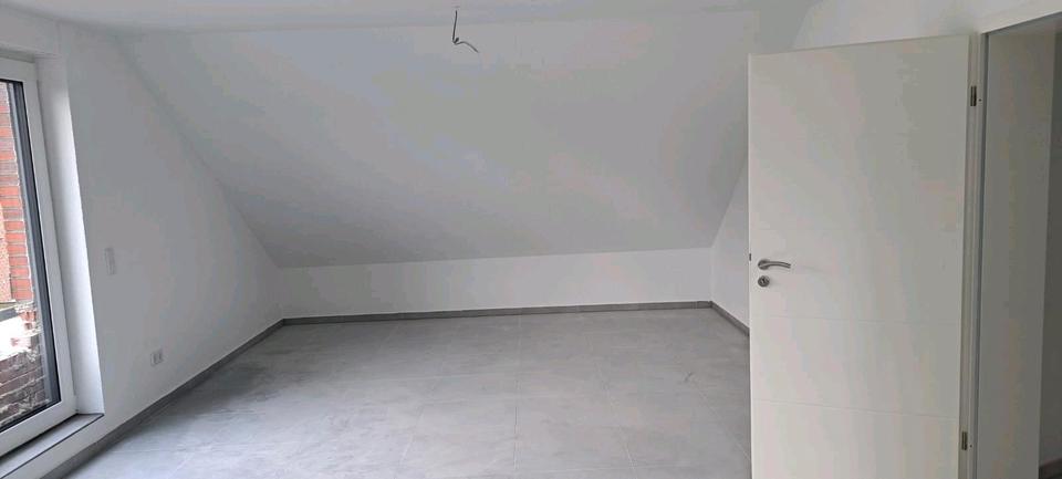 Dachgeschoßwohnung Lünen Alstedde - 1 Zimmer, 85 m&sup2;, 900&euro; | Angebot:26585326