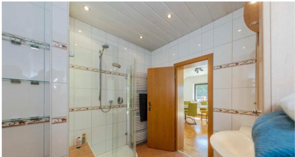 Dachgeschoßwohnung Dinslaken - 1.5 Zimmer, 65 m&sup2;, 780&euro; | Angebot:25956705