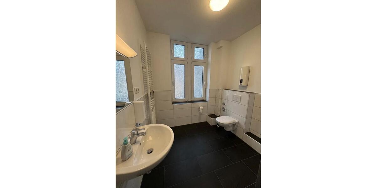 Etagenwohnung Essen Stadtbezirk VIII - 4 Zimmer, 130 m&sup2;, 1.170&euro; | Angebot:25272343