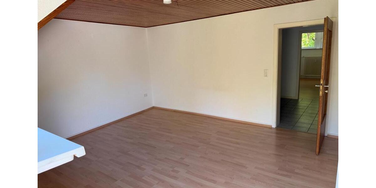 Dachgeschoßwohnung Gelsenkirchen Gelsenkirchen-Mitte - 3.5 Zimmer, 75 m&sup2;, 650&euro; | Angebot:26539741