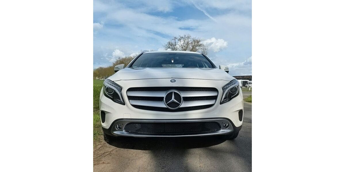 Mercedes-Benz GLA 200 65.140 km 15.900 &euro; Dorsten 46284