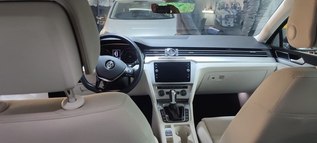 VW Passat Variant 98.000 km 14.100 &euro; Essen 45326