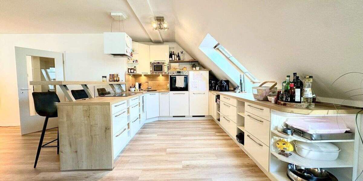 Etagenwohnung Velbert Mitte - 3 Zimmer, 131 m&sup2;, 359.000&euro; | Angebot:25689209