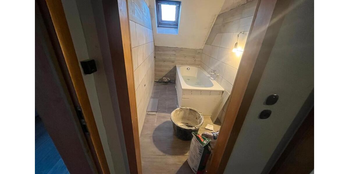 Dachgeschoßwohnung Oberhausen Rothebusch - 3.5 Zimmer, 75 m&sup2;, 650&euro; | Angebot:25968692