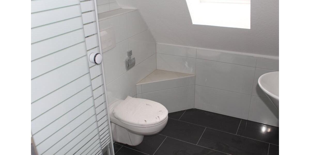 Dachgeschoßwohnung Herne Wanne - 2 Zimmer, 410 m&sup2;, 410&euro; | Angebot:24614886