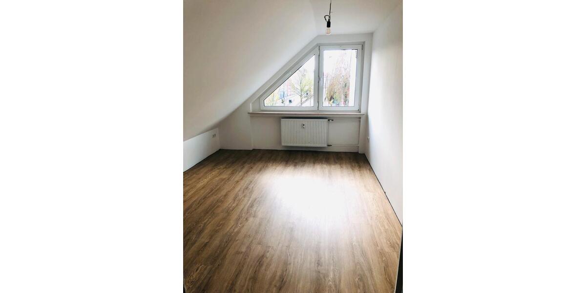 Dachgeschoßwohnung Dortmund Eving - 4.5 Zimmer, 115 m&sup2;, 1.100&euro; | Angebot:26040062
