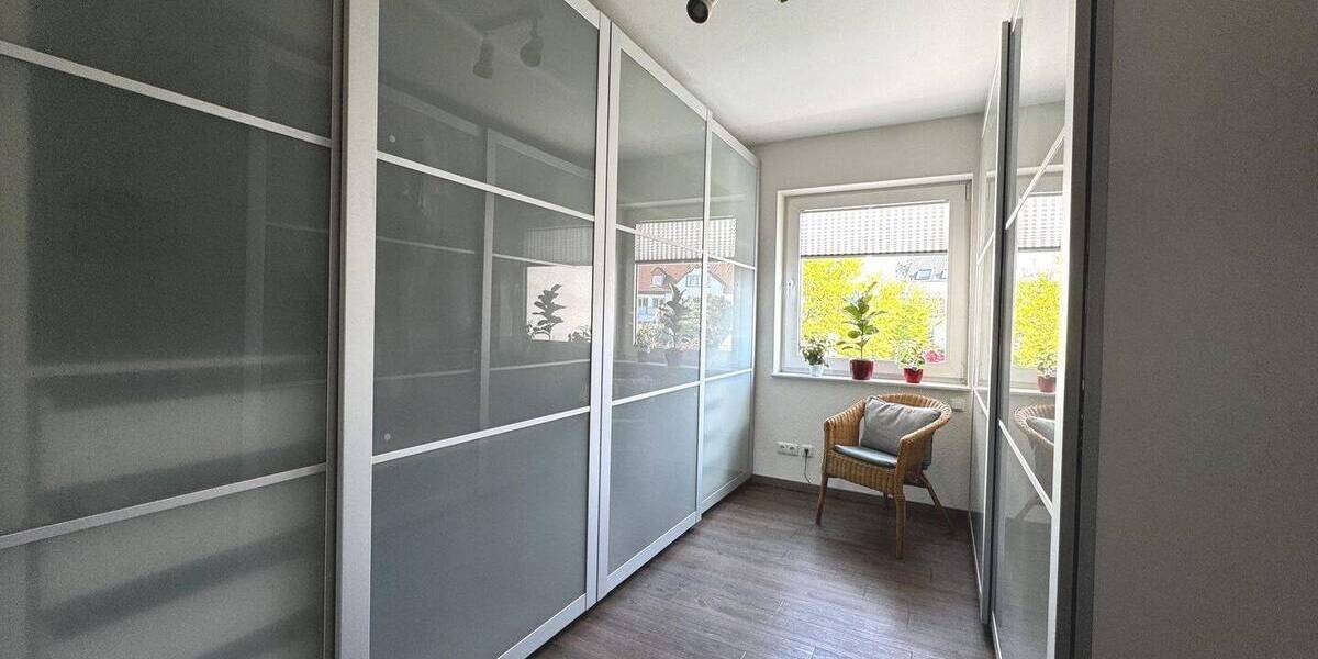 Reihenmittelhaus Essen Frintrop - 6 Zimmer, 150 m&sup2;, 535.000&euro; | Angebot:26455360