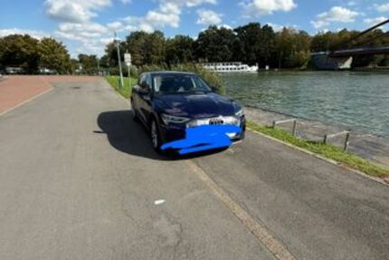 Audi e-tron 37.000 km 33.950 &euro; Recklinghausen 45665
