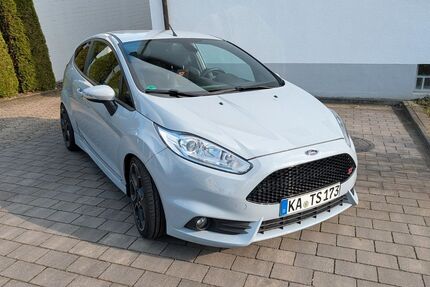Ford Fiesta 69.000 km 14.500 &euro; Dortmund 44229