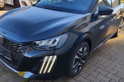Peugeot 208 28.285 km 17.190 &euro; Essen 45307