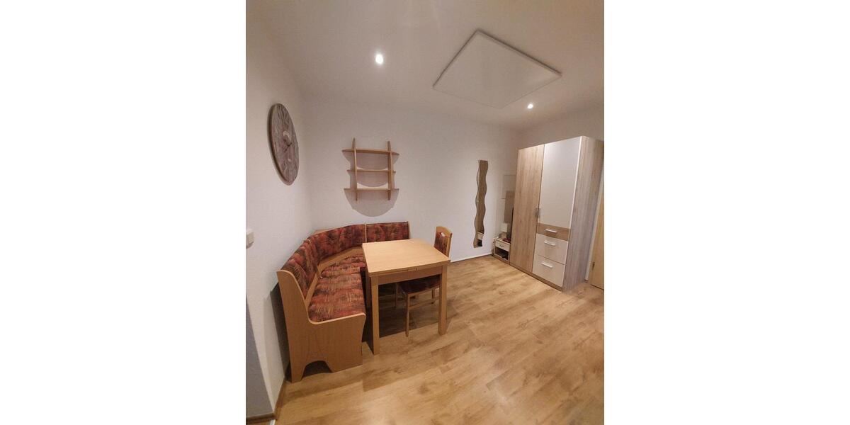 Dachgeschoßwohnung Essen Stadtbezirk IV - 1 Zimmer, 30 m&sup2;, 500&euro; | Angebot:25793348