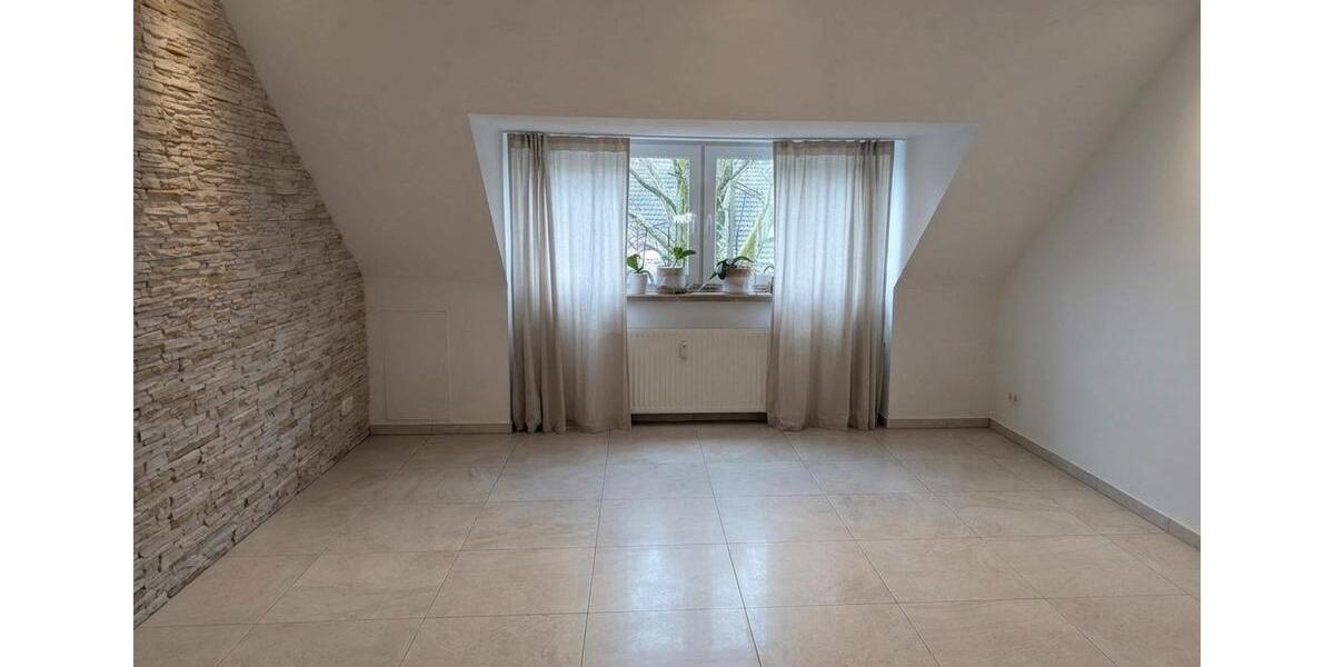 Dachgeschoßwohnung Essen Stadtbezirk III - 3 Zimmer, 77 m&sup2;, 1.050&euro; | Angebot:26028925