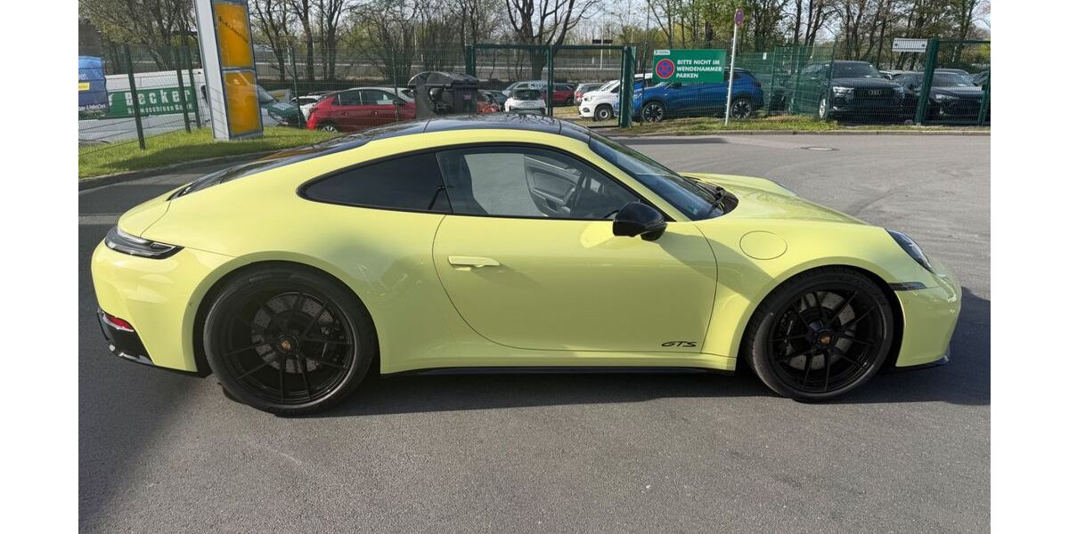 Porsche 992 6.500 km 179.780 &euro; Dinslaken 46537