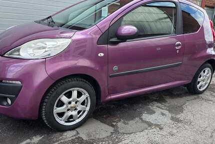 Peugeot 107 99.000 km 2.900 &euro; Oberhausen 46149