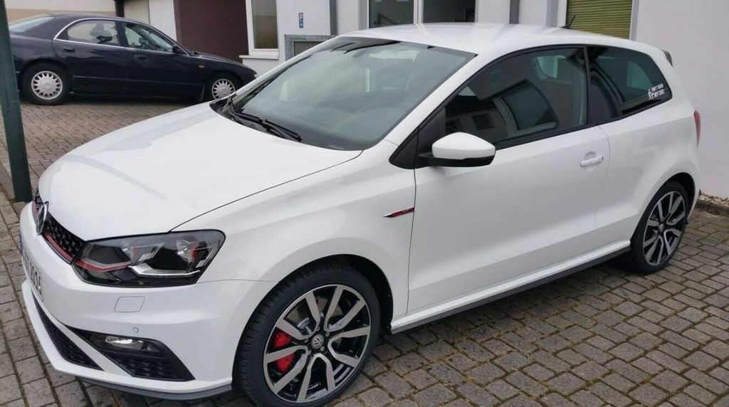 VW Polo 62.932 km 15.100 &euro; Essen 45355