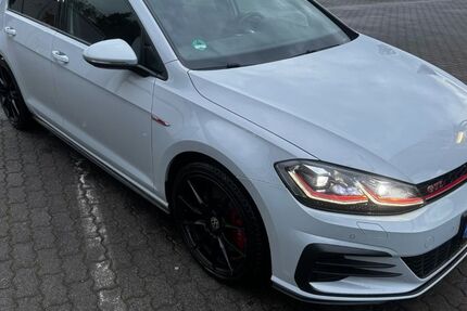 VW Golf 71.000 km 23.699 &euro; Recklinghausen 45665