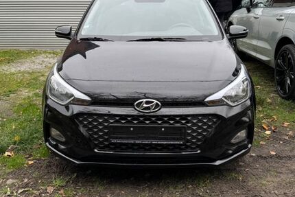Hyundai i20 12.800 km 9.490 &euro; Essen 45219