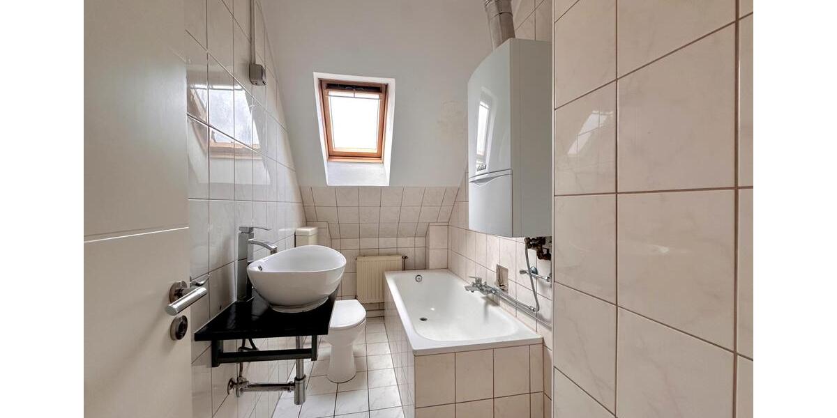 Dachgeschoßwohnung Gelsenkirchen - 4 Zimmer, 73 m&sup2;, 520&euro; | Angebot:26660193