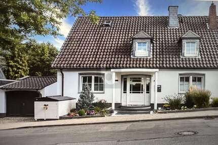 Haus Essen Stadtbezirk II - 7 Zimmer, 240 m&sup2;, 1.100.000&euro; | Angebot:26074256