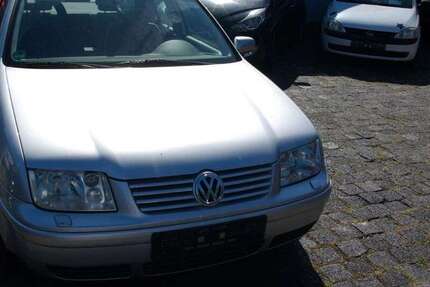 VW Bora 143.000 km 800 &euro; Bottrop 46242