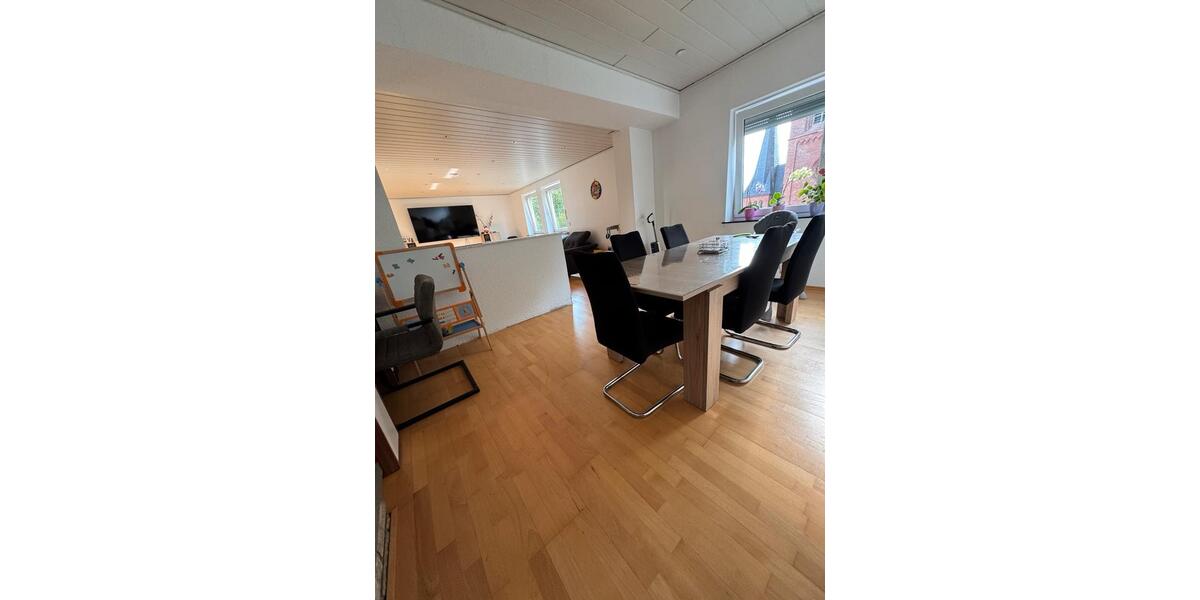 Etagenwohnung Gelsenkirchen Ückendorf - 5 Zimmer, 130 m&sup2;, 240.000&euro; | Angebot:20245706